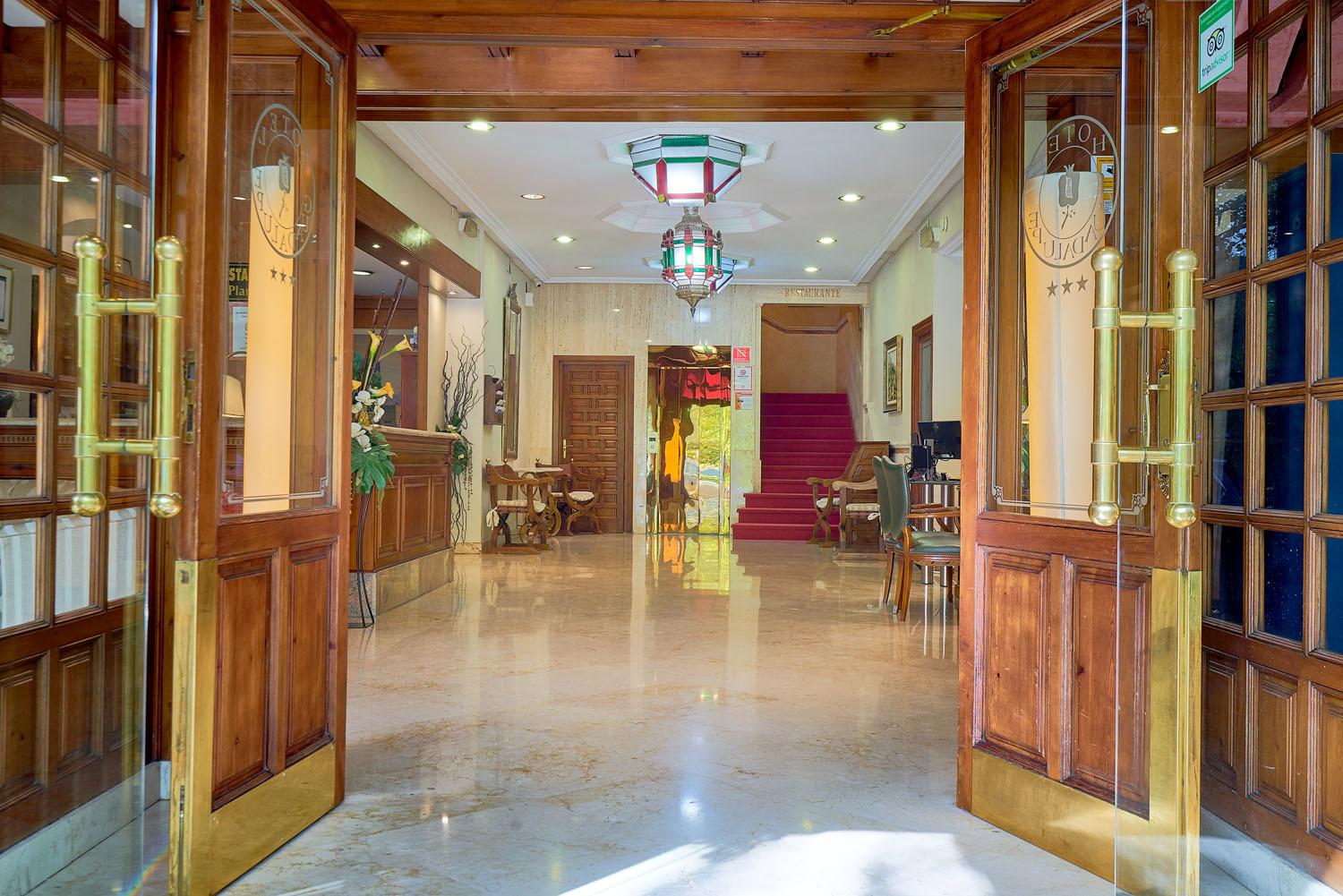 Отель Crisol Guadalupe Гранада Экстерьер фото