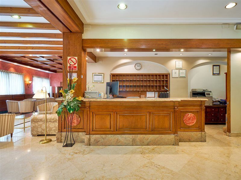 Отель Crisol Guadalupe Гранада Экстерьер фото